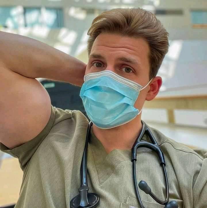 Dr.Eric Ryan - Dentist and Oral Surgeon.